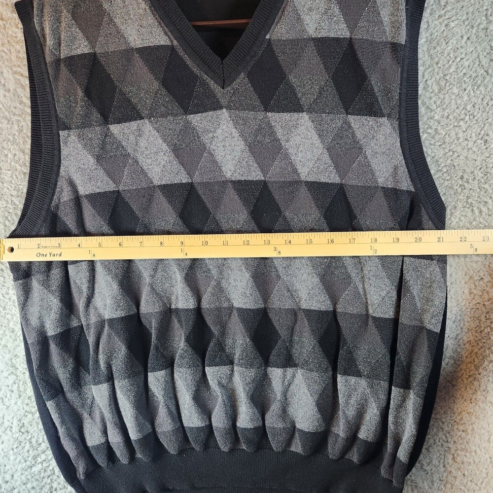 Axist Sweater Vest - Men's Size XXL‎ - Black and Gray - Picture 2 of 8